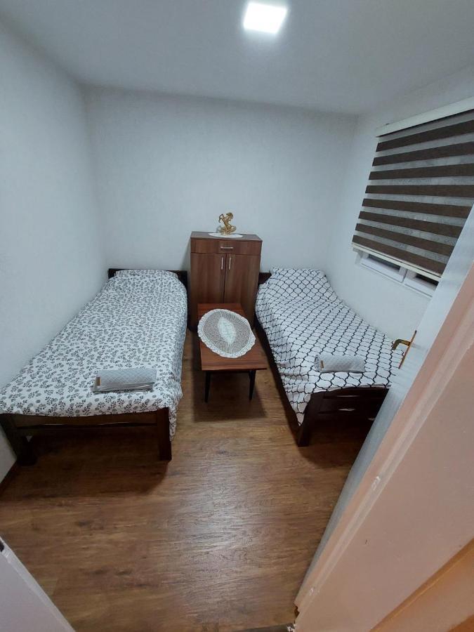 L'Appartement De La Pyramide Du Soleil Visoko Esterno foto